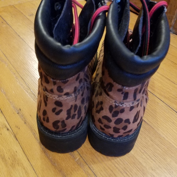Maurice's hiking boots - Picture 4 of 8